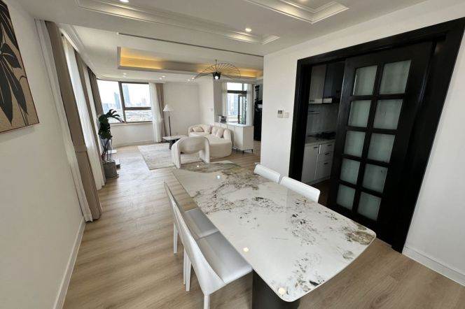 modern big duplex 4 bedrooms floor heating balcony in central Xuhui 