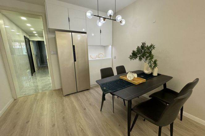 Nice yard 1Br/1Lr/1Bt apt nr Jiangsu rd,M2/11