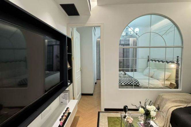 1BR Flat with Courtyard｜Yuyuan Rd｜4 mins to Line2/11 Jiangsu Rd