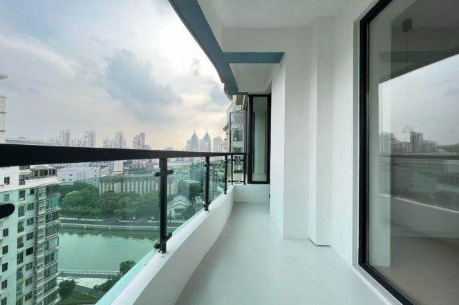 Changshou rd elevator 3BR 2BATH with balcony