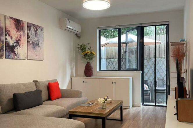 Bright&Spacious&Modern 2Brs 2Baths Apt+L2+11 Jiang Su Rd Metro+Good Layout+Large Terraces