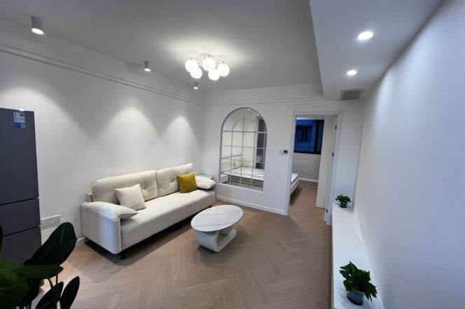 Jiangsu rd/cozy 1br 1lr/bright room/brand furniture/with central AC,@L11/13/2