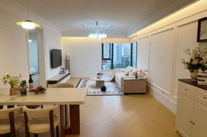 brand new big 2brs floor heating modern furniture near lline 8,9 only 16.5K