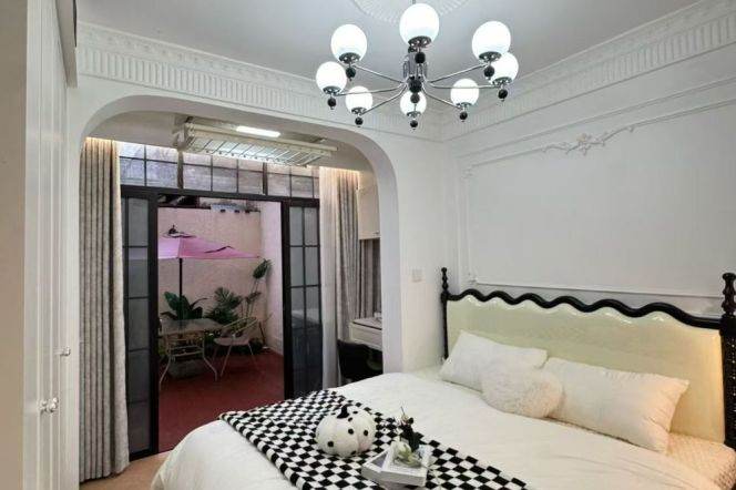 1BR Flat with Courtyard｜Yuyuan Rd｜4 mins to Line2/11 Jiangsu Rd