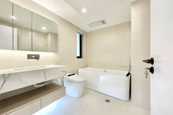 Changshou rd elevator 3BR 2BATH with balcony