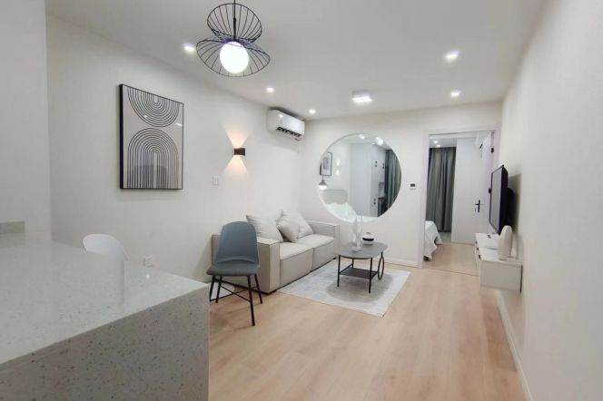 Hongqiao rd/cozy 2br 1lr/elevator/bright room/big living room,@L10/3/4