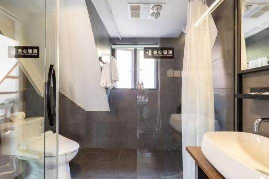 Shanghai Library 2BR apartment