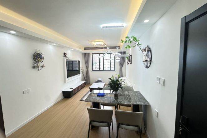 1BR Elevator Flat | North Xizang Rd | 3 mins to Line8/12 Qufu Rd