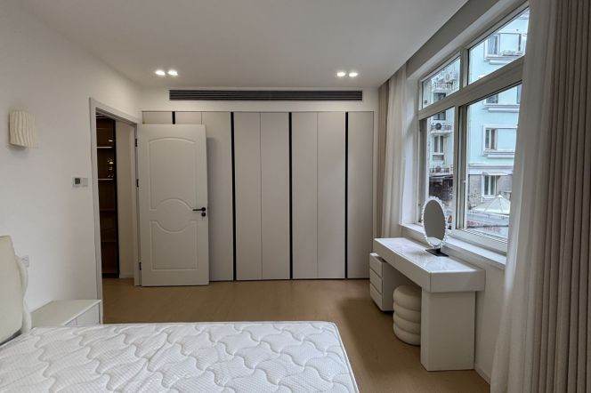 8.8K+ New&Spacious 1Bdr 1Bath Apt+Good View+W Nanjing Rd CBD+Large Storage+Modern