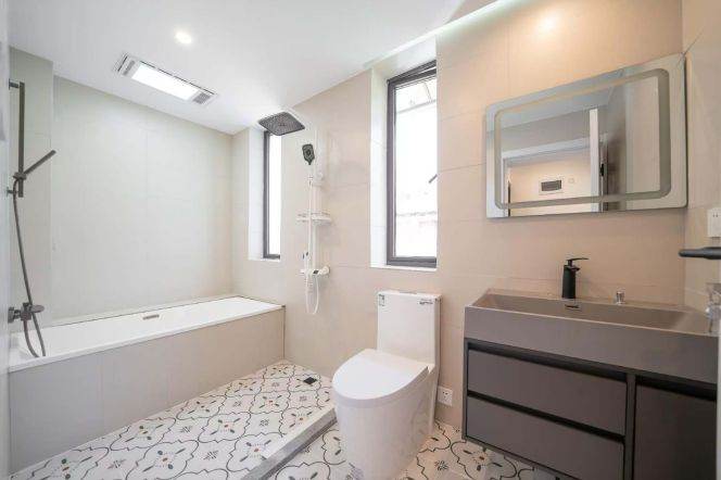 Xuanhua/Fenggang rd bright 1br/2lv/1bt apt wt balcony;L2/11