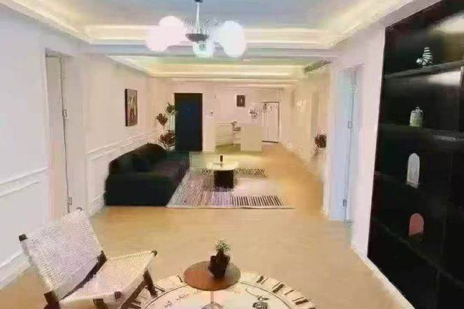 Jing'an 175 sqm 3 br chic Apt &floor heating &oven only 16K