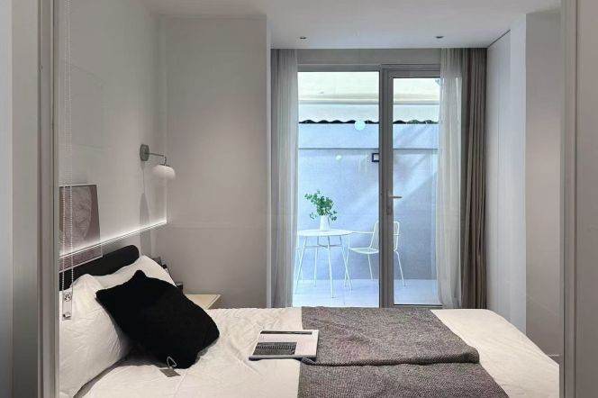 Zhongshan park 1BR apartment with garden