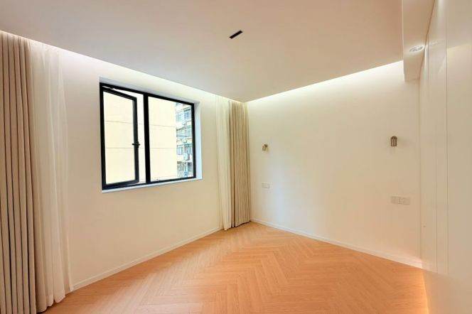 Modern 2Brs/2Lrs/1Bt apt nr Changping rd,M7/14