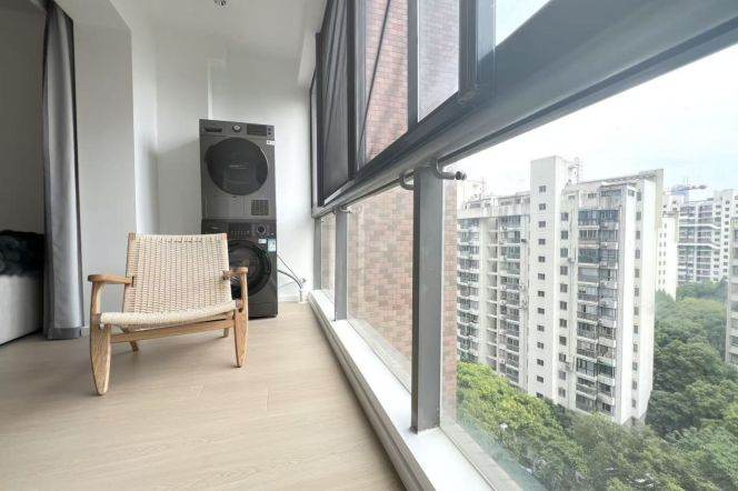    Modern Bright 3-Bedroom Home with Central Air & Underfloor Heating
