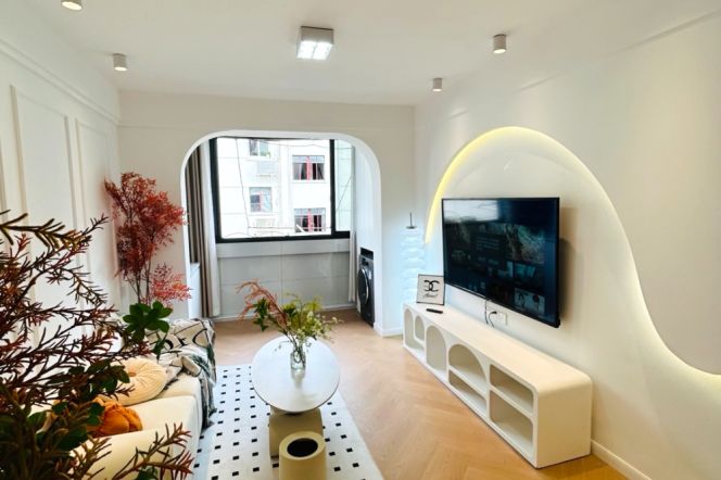 Loushanguan rd/spacious 1br 1lr/with parking/central AC/dryer,@L15/2