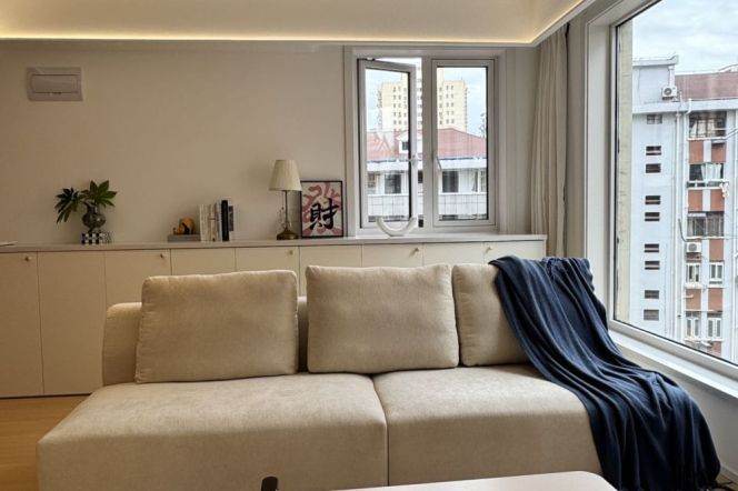 High End Compound/Big 2Br +big windows /Balcony/Caoyang rd metro L3/4/14