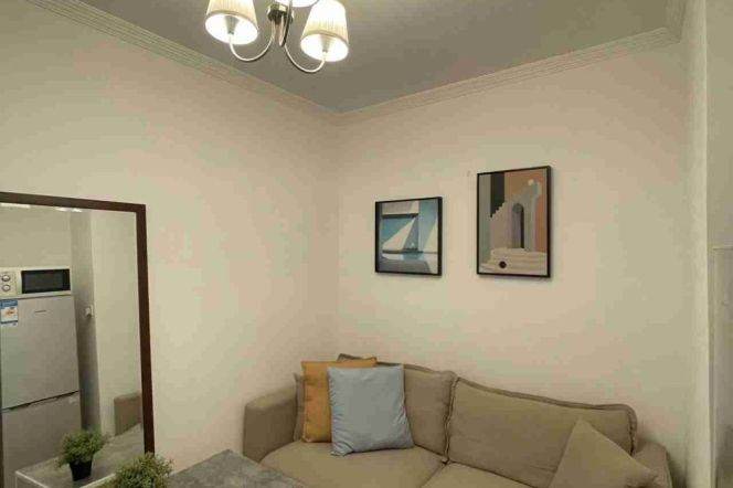 Clean Compound+Spacious&Bright 1Br 1Bath Apt+Line 1/7 Chang Shu Rd+5F Walk Up