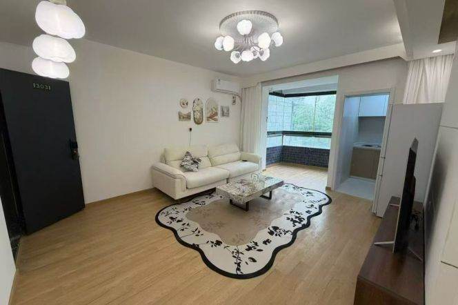 Spacious 2Brs/1Lr/1Bt apt nr Zhenping rd,M3/4/7