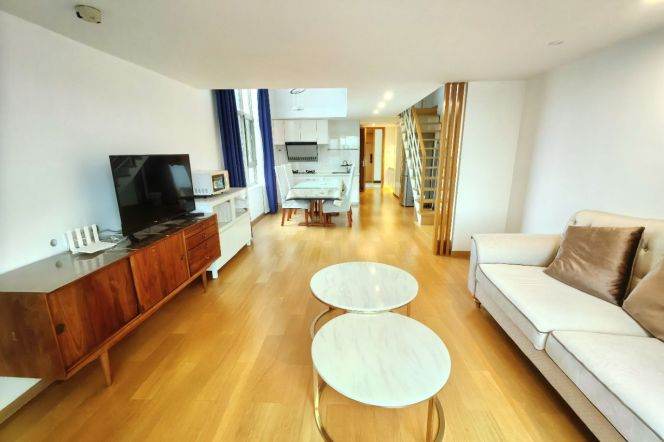 2br, 2btr, big window wall, good view, next to subway & malls, key, 11.5k
