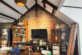 jiangsu rd L2/11 chic 1 br old house &High ceiling for 10K