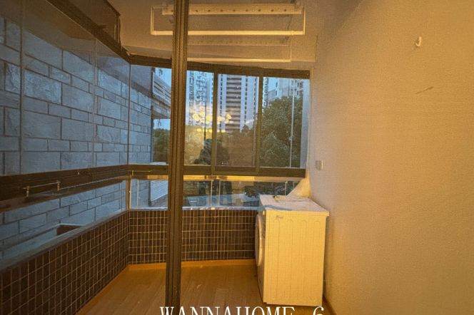 Only9.2K+Modern&Spacious&Elevator 2Brs 1Bath Apt+L3+4+7 Zhen Ping Rd+Great Compound+Two Balcony