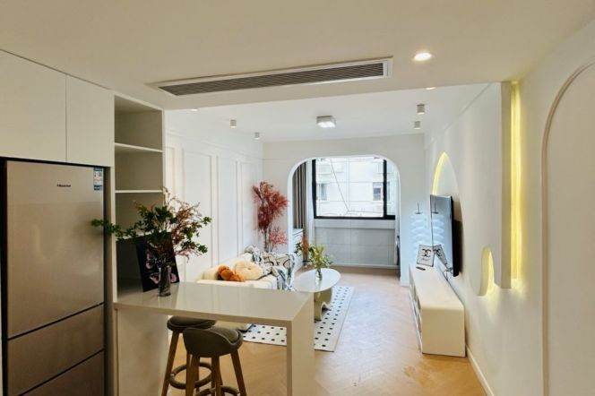 Loushanguan rd/spacious 1br 1lr/with parking/central AC/dryer,@L15/2