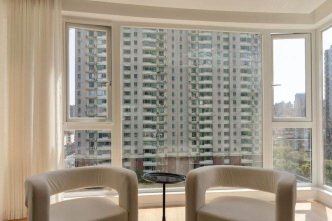    Bright 150㎡ 3-Bedroom Elevator Apartment With Floor-to-Ceiling Windows, Central AC &