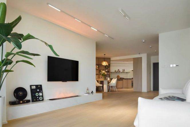 IAPM  Modern & Bright 3-Bedroom Home with Complete Heating System