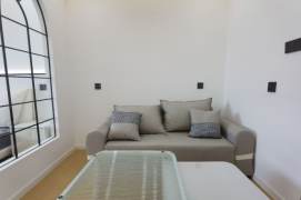 Songhong rd/cozy 1br 1lr/bright room/nice location/brand furniture,@L2