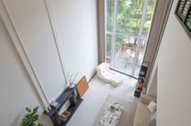 Spacious 4-Bedroom Townhouse with Private Entrance Garden, Gubei Jinhu Villa Area