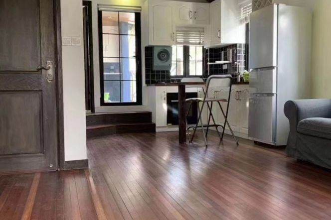 Nice terrace 2Brs/1Lr/1Bt apt nr South shanxi rd,M1/10/12