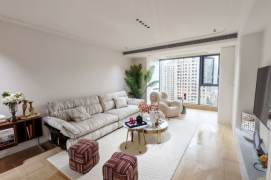Well-Ventilated 2-Bedroom Apartment with Central Air & Underfloor Heating  