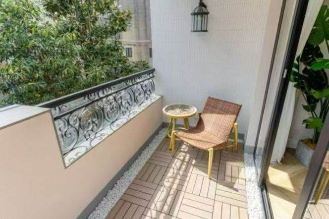 Cozy 2br with balcony @Line 2/11 Jiangsu Road St.