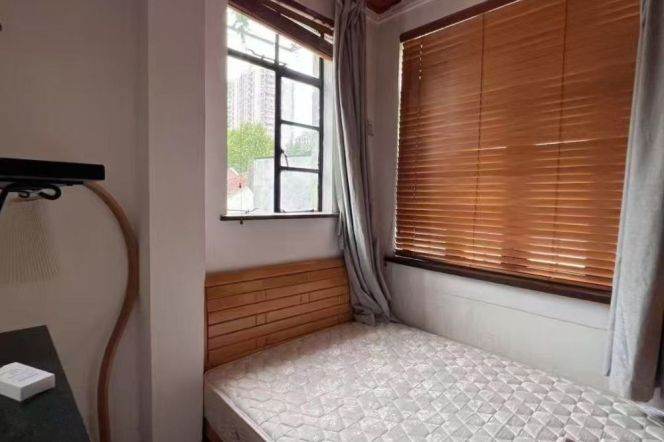  Nice 1BR Old house nr IAPM Shanxi(s) Rd 6.3k