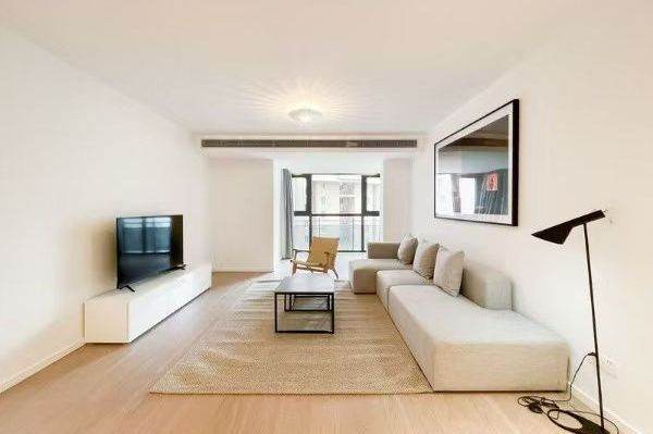   Comfortable 3-Bedroom Residence with Central Air & Full Heating