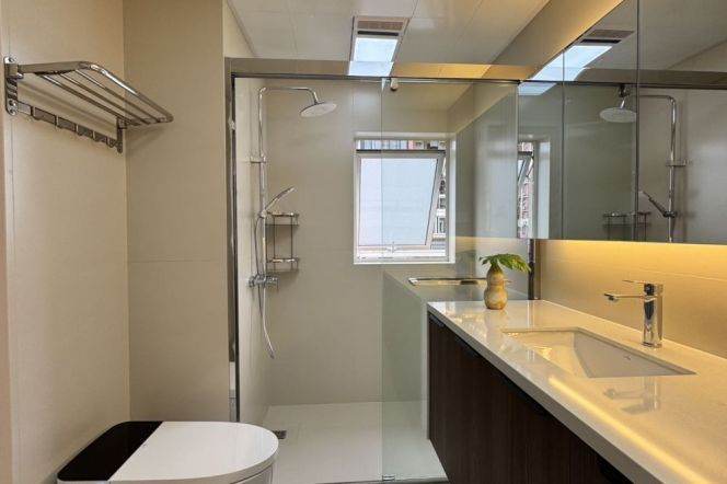 High End Compound/Big 2Br +big windows /Balcony/Caoyang rd metro L3/4/14