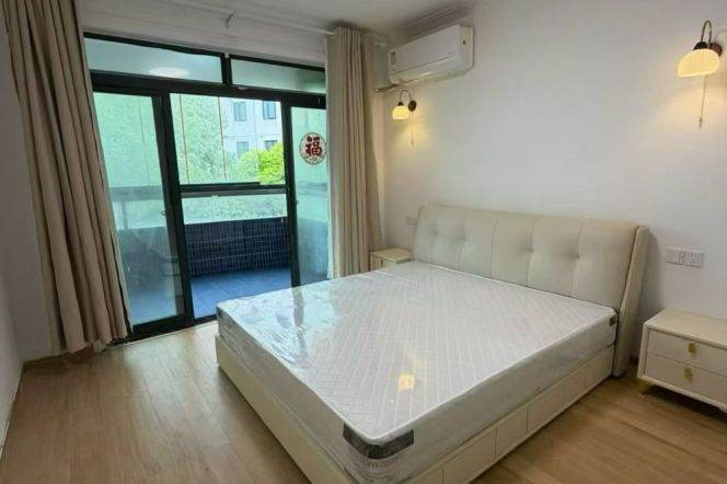 Spacious 2Brs/1Lr/1Bt apt nr Zhenping rd,M3/4/7