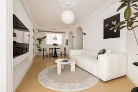 modern 2brs floor heating modern furniture near Xujiahui line 1,9,11 Park Church only 14.5K