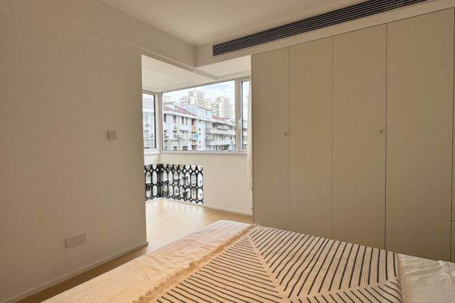 High End Compound/Big 2Br +big windows /Balcony/Caoyang rd metro L3/4/14