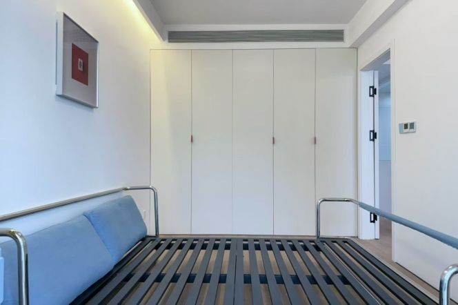 Xujiahui 78 sqm 1 br Apt &elevator &floor heating 11k