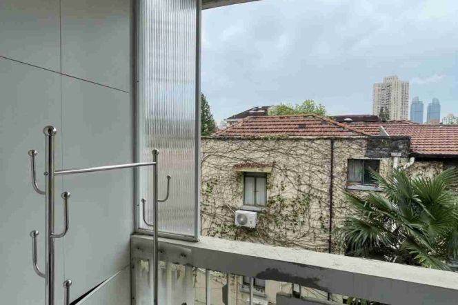 Open Balcony+Modern 1Bdr 1Bath Apt+L10/11 Jiaotong Uni.+Nice Compound+4F Walk Up+Wu Kang Rd