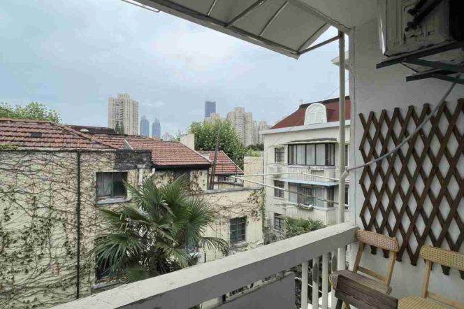 Open Balcony+Modern 1Bdr 1Bath Apt+L10/11 Jiaotong Uni.+Nice Compound+4F Walk Up+Wu Kang Rd