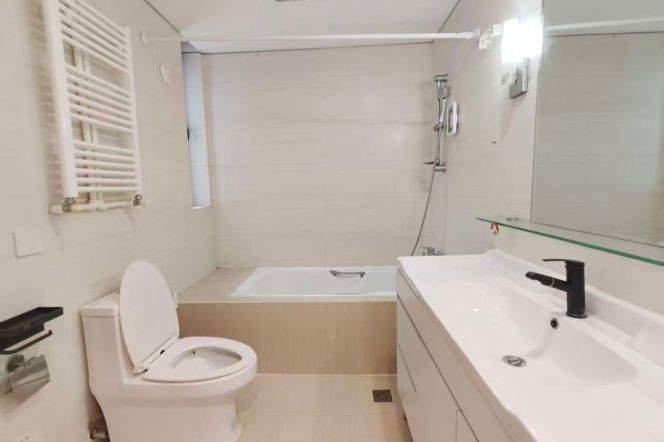 New Westgate Garden，Xintiandi, Laoximen Station of Lines 8-10 subway, 3-bers apartment