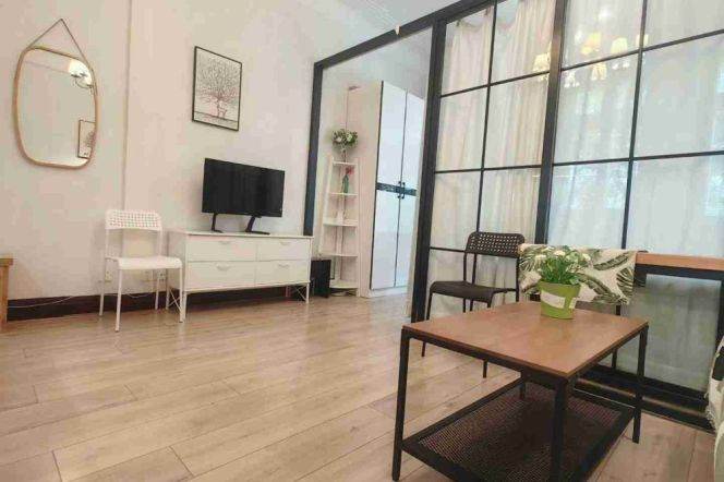 Spacious&Modern 1Bdr 1Bath Apt+2F Walk Up+Large Storage+Jing An Temple CBD