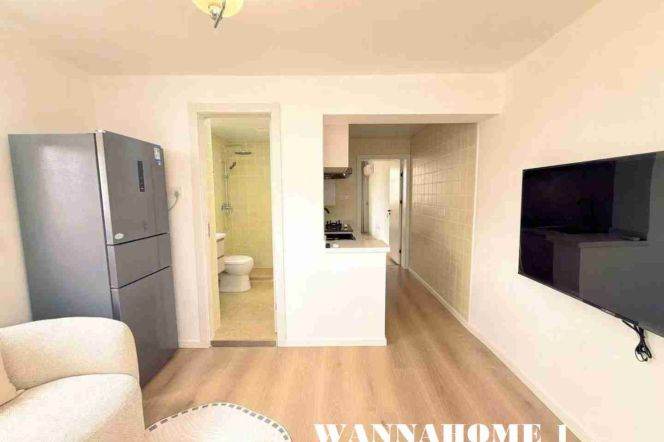 Spacious&Modern&Really Bright 1Bdr 1Bath Apt+5F Walk Up+L2/11 Jiang Su Rd+Large Storage