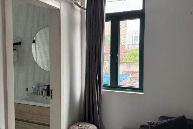 1 br near L2/L3/L4 zhongshan park station+ECNU