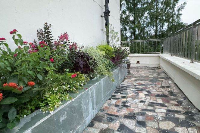 L2 loushanguan rd 88 sqm 1 br Apt &private terrace 11k