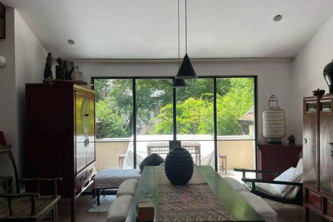   Private Standalone Villa with Spacious Private Garden, Complete Heating & Furnishings