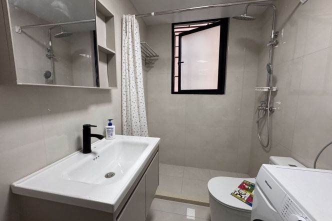 Xujiahui 2 br modern Apt &floor heating &parking &oven