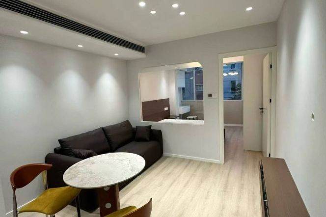 Daduhe rd/spacious 1br 1lr/bright room/NR ECNU/brand furniture,@L13/15